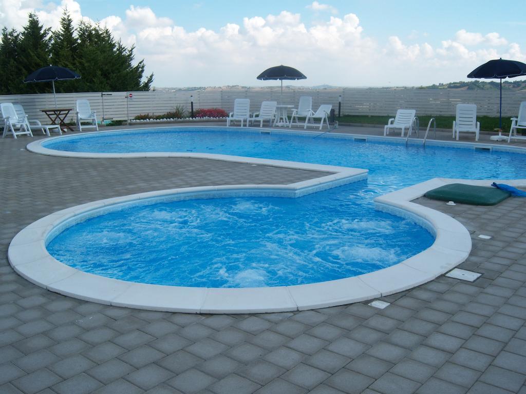 Agriturismo Lo Sgorzolo Pergola Dış mekan fotoğraf